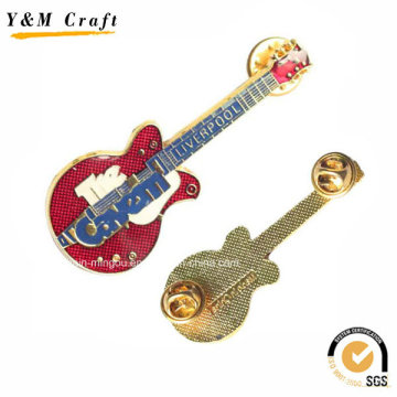 Fashionable Guitar Shaped Gold Finishing Lapel Pins Ym1078